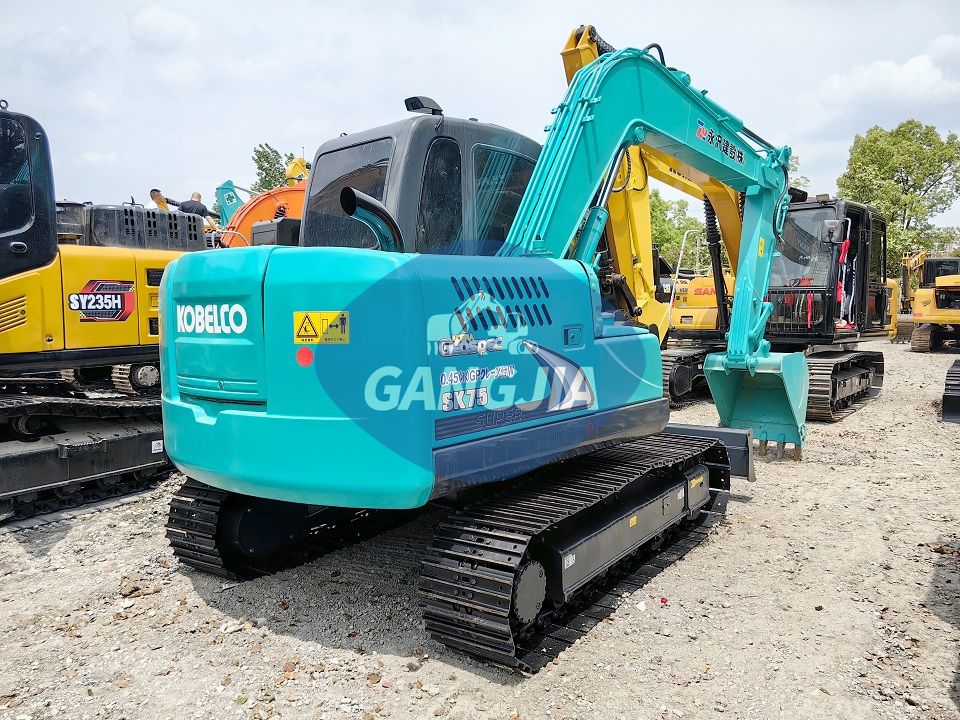 used kobelco excavator  SK75