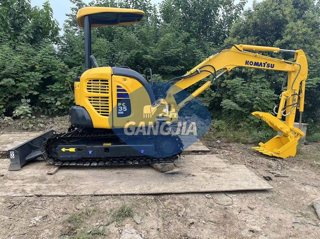 Japan imported Komatsu PC35MR-2 mini used excavator sales