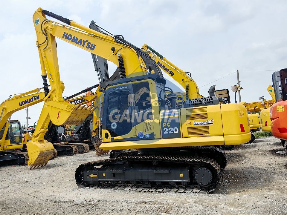 komatsu pc220-8 for sale