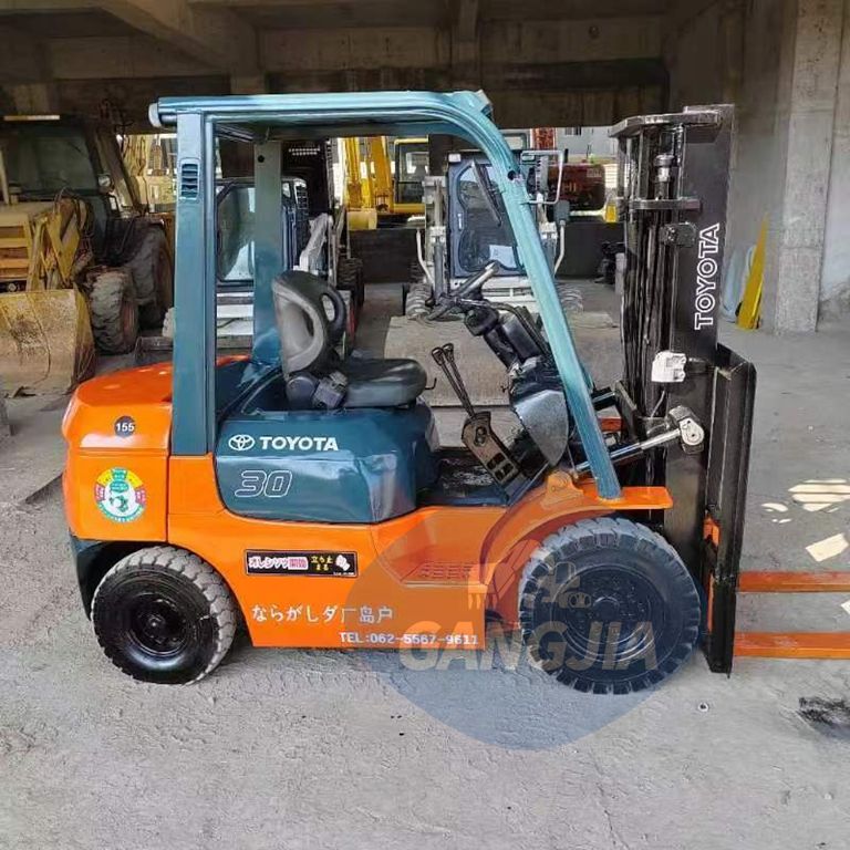 Toyota 2.5 tons used forklift sales