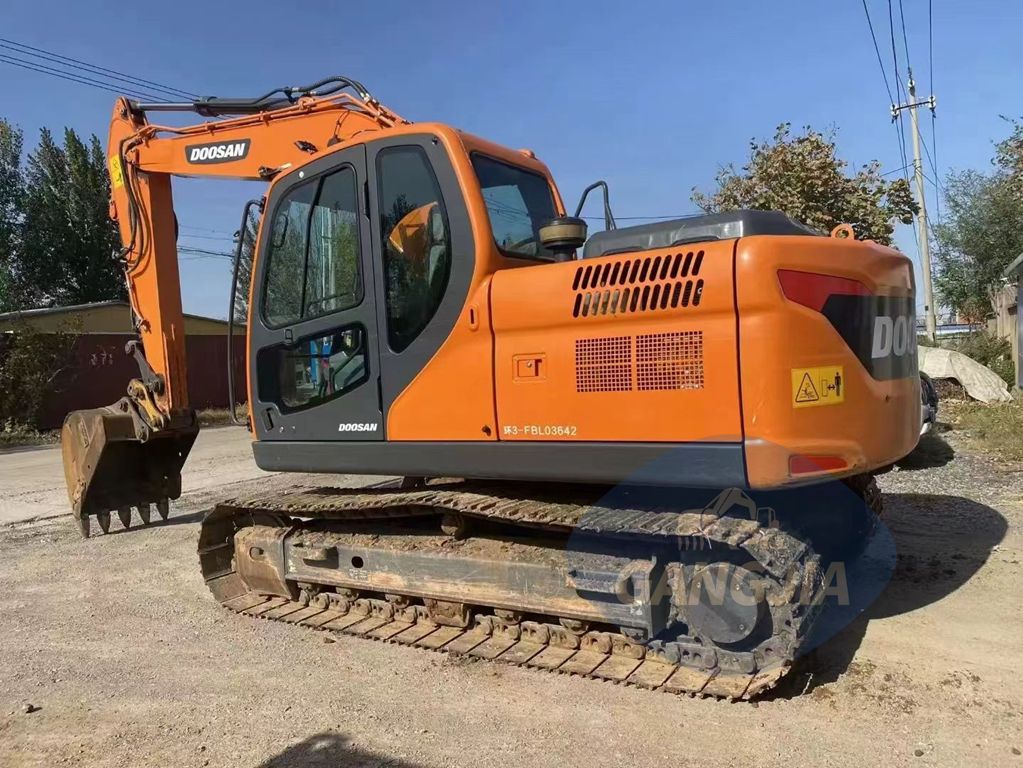 High-quality Doosan DX150 used excavator for sale