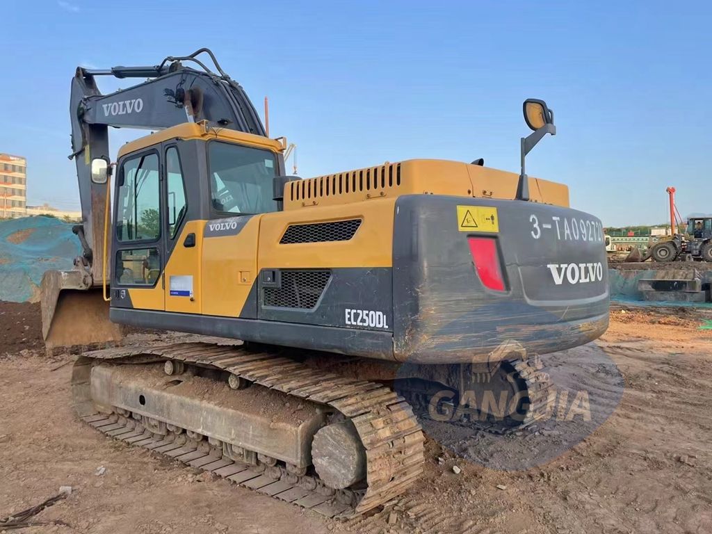 used volvo EC250D  price