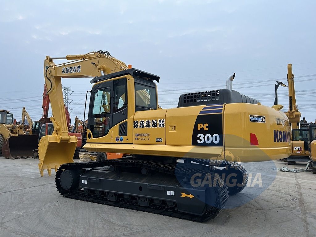 Komatsu PC300-8N1 imported Used excavator sales