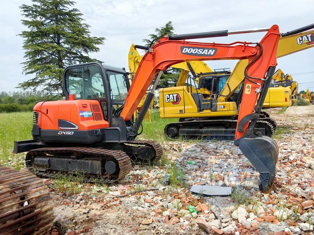  Doosan DX60 used excavator sales