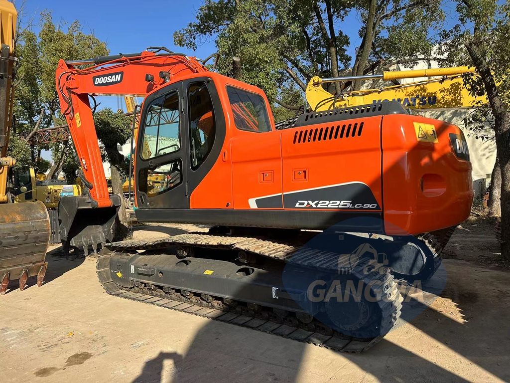 Doosan DX225LC used excavator sales