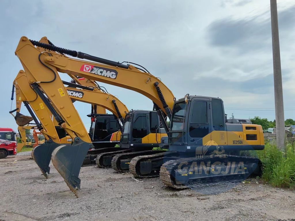 Spot supply XCMG 215DA second-hand excavator