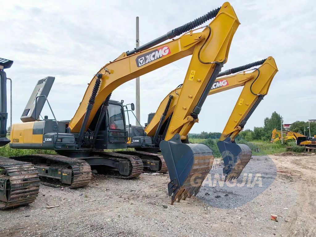 XCMG XE215DA second-hand excavator in stock