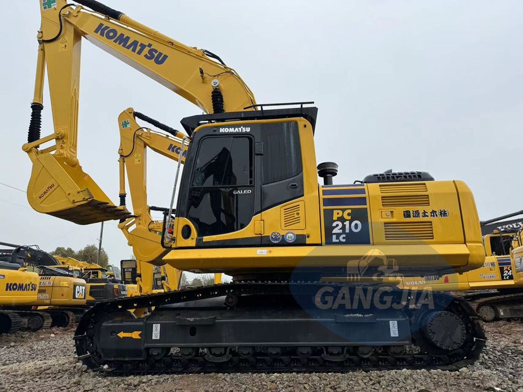 Komatsu 210-8 excavator for sale