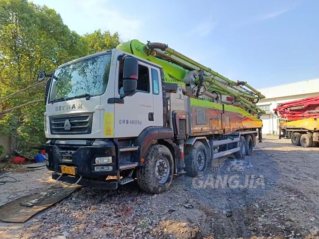 Zoomlion ZLJ5440THBKE concrete pump truck, spot sale